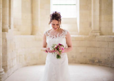 A l'Abbaye Royale de Fontevraud séance couple de J et A